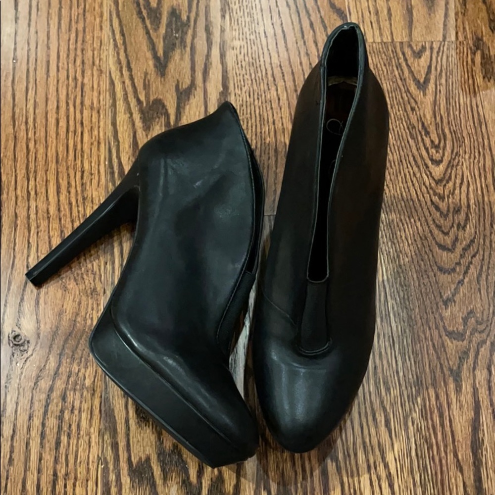 New! Jessica Simpson high heeled black booties